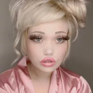 Emily Snow биография, рост, вес, размер сисек, фигура, возраст